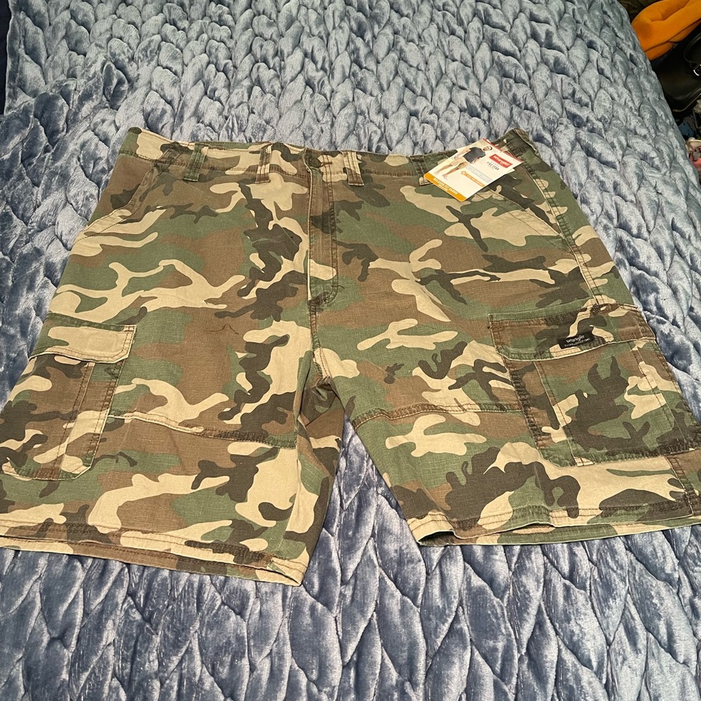 Men’s Wrangler Camo Shorts